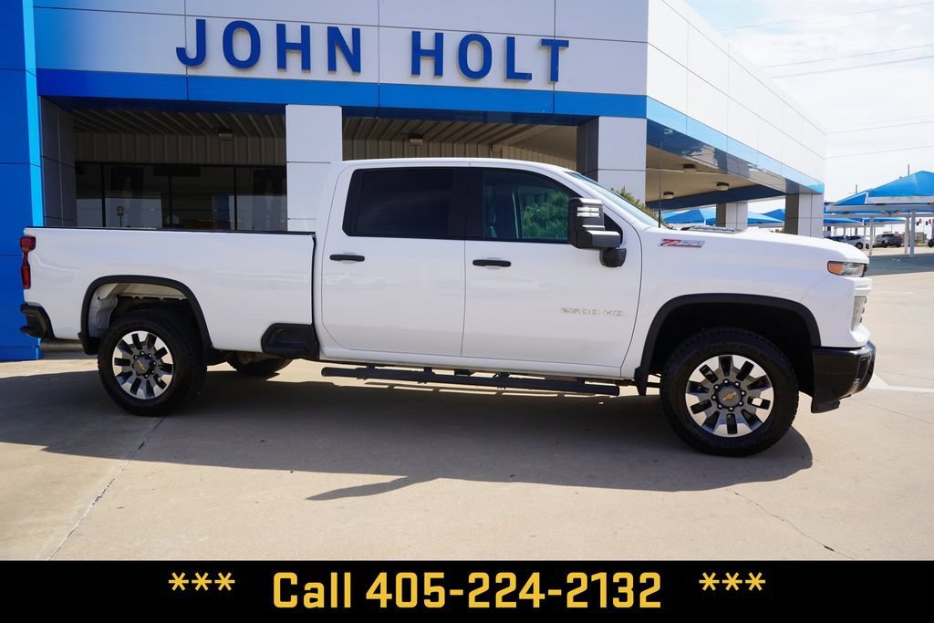 Used 2025 Summit White Chevrolet Custom image 10