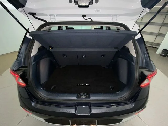 Used 2023 White Hyundai Limited image 23