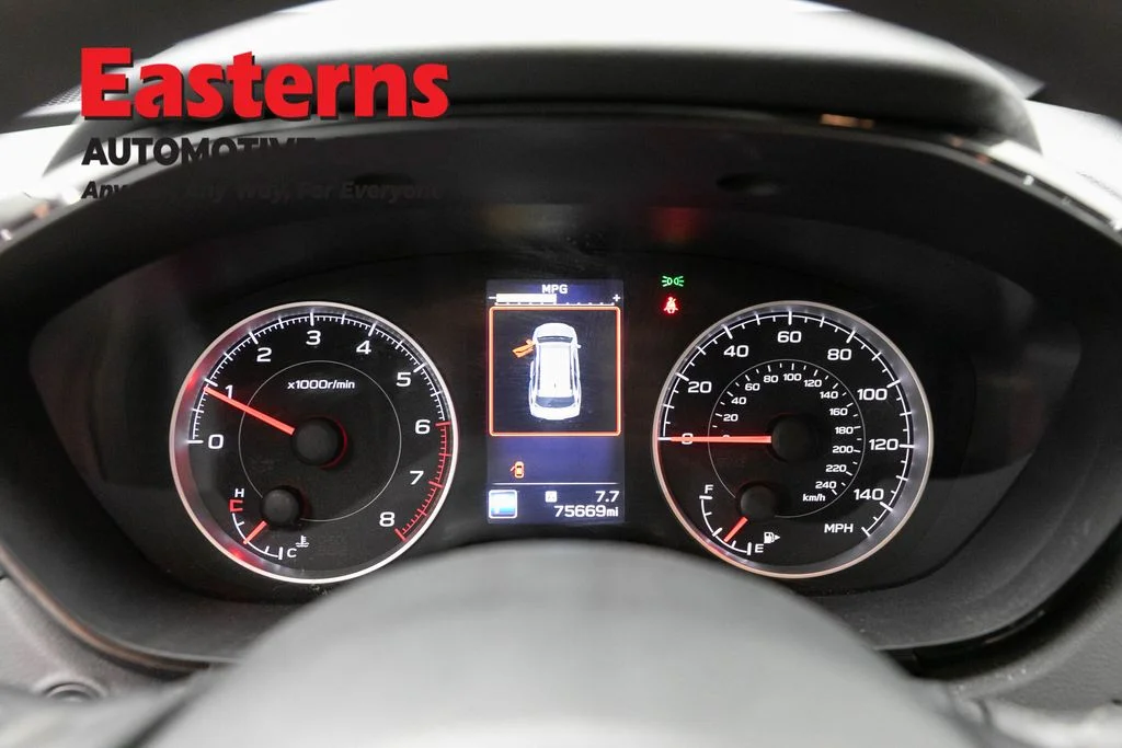 Used 2022 Silver Subaru Base image 17