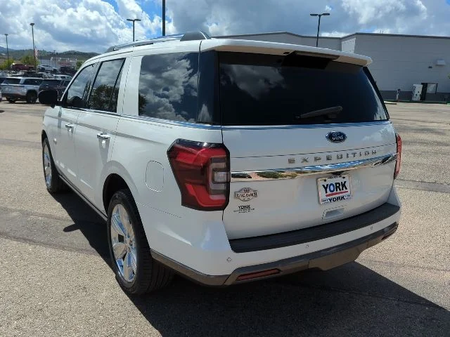 Used 2024 White Ford King Ranch image 6
