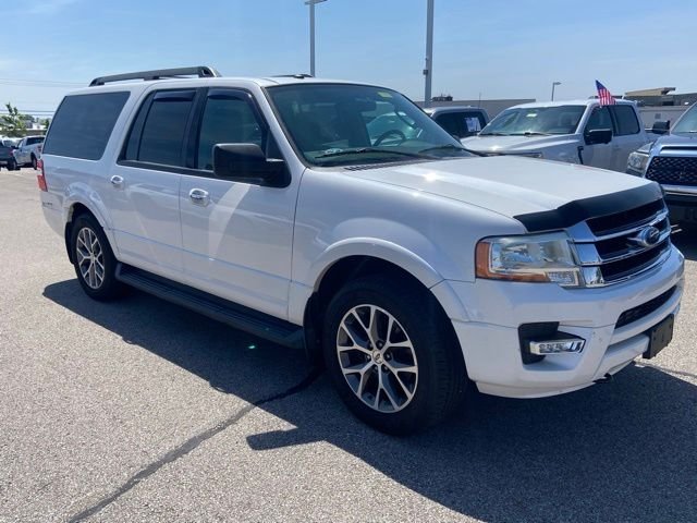 Used 2017 White Platinum Clearcoat Metallic Ford XLT image 2