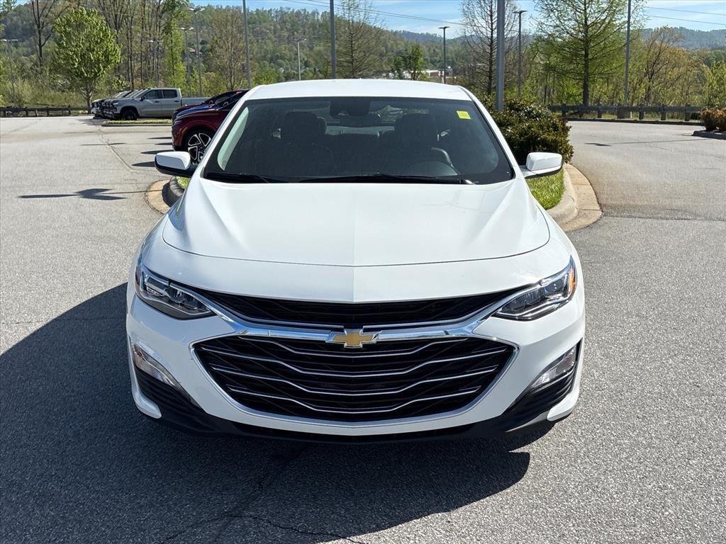 Used 2024 Summit White Chevrolet 2LT image 7