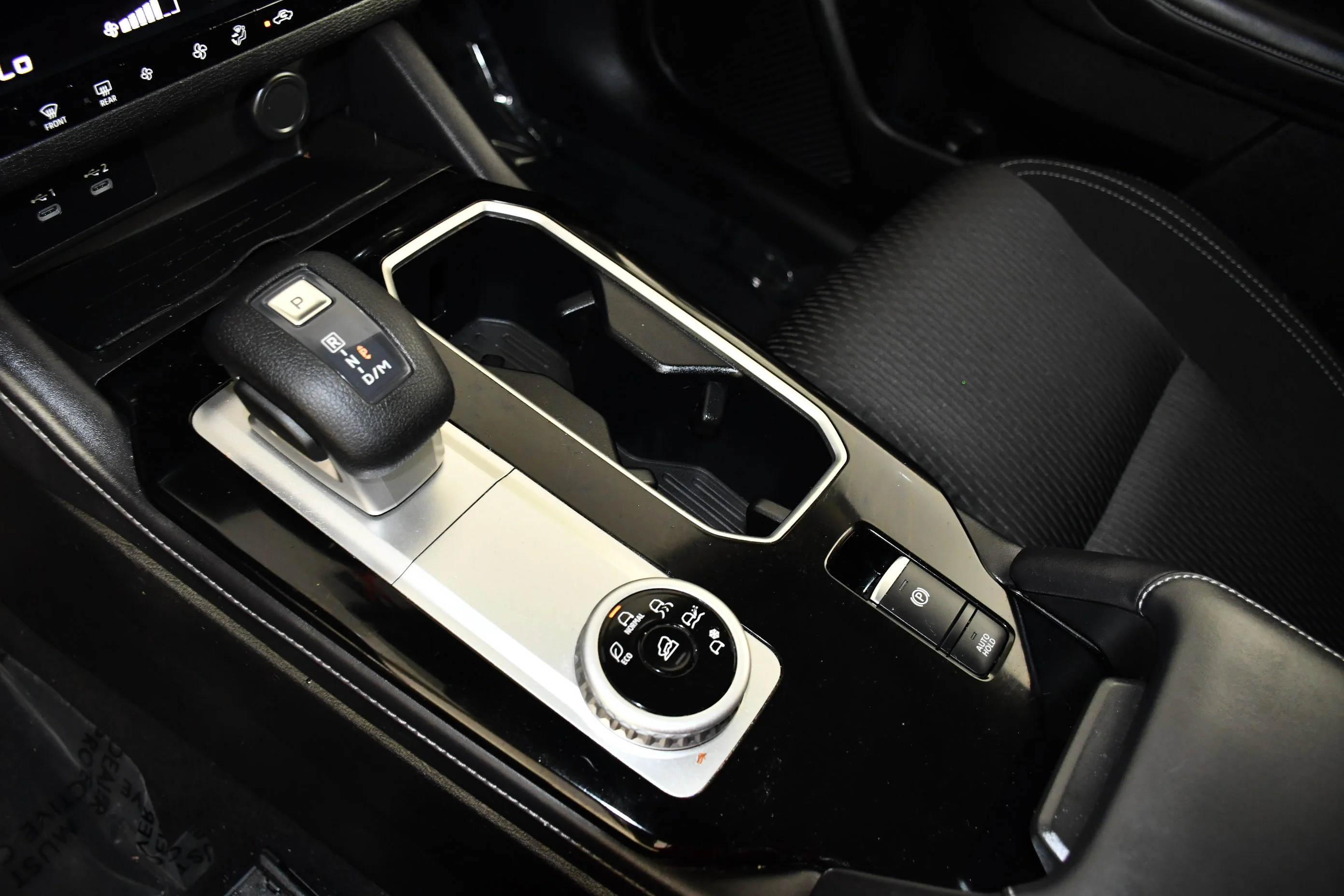 Used 2025 Silver Mitsubishi ES image 20