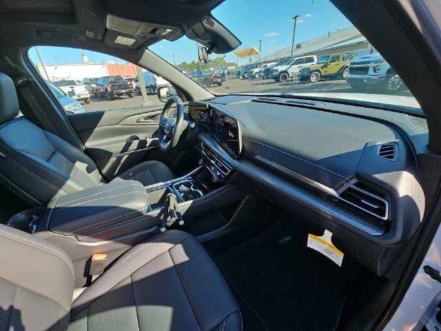 New 2027 Polar White Tricoat Chevrolet LT image 38