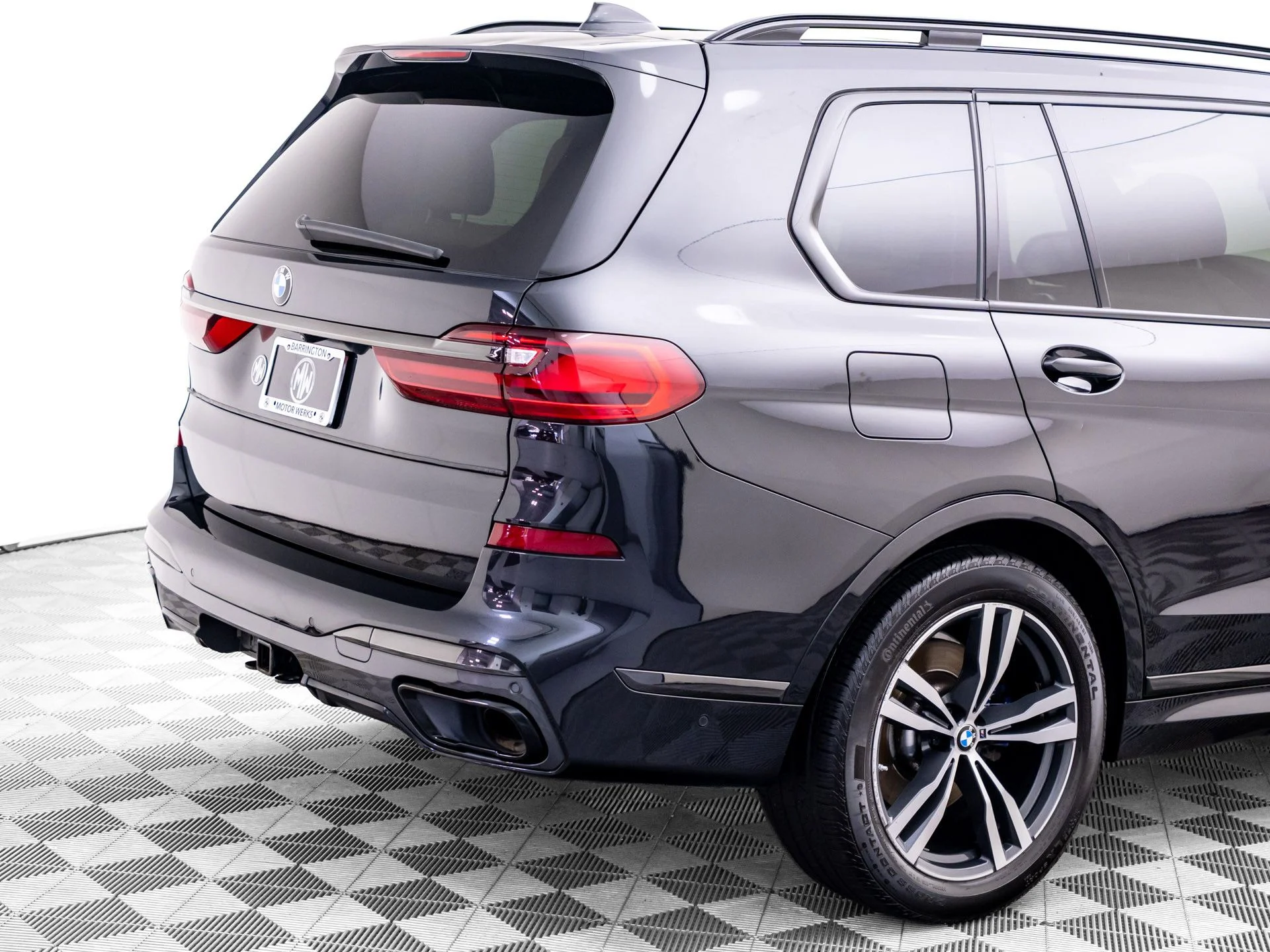 Used 2021 Black BMW xDrive40i image 37