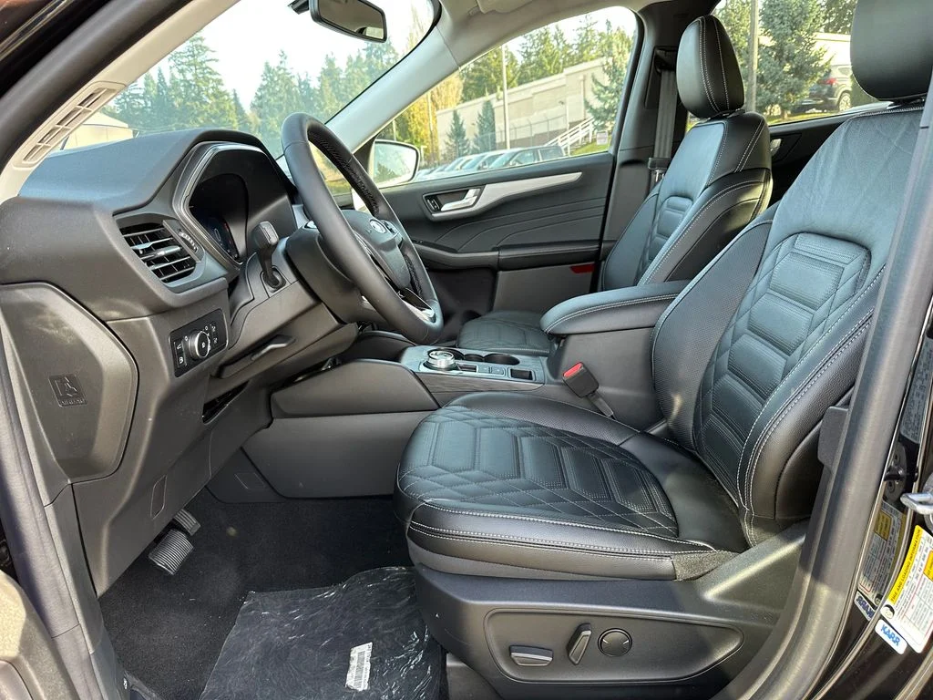 New 2024 Black Ford Base image 19