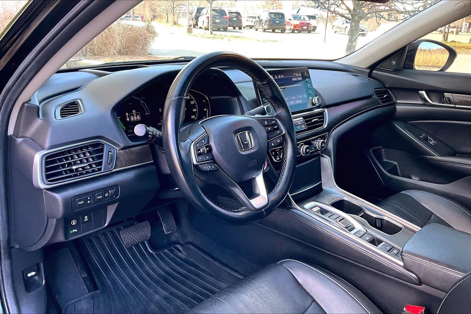 Used 2021 Crystal Black Pearl Honda Touring image 17