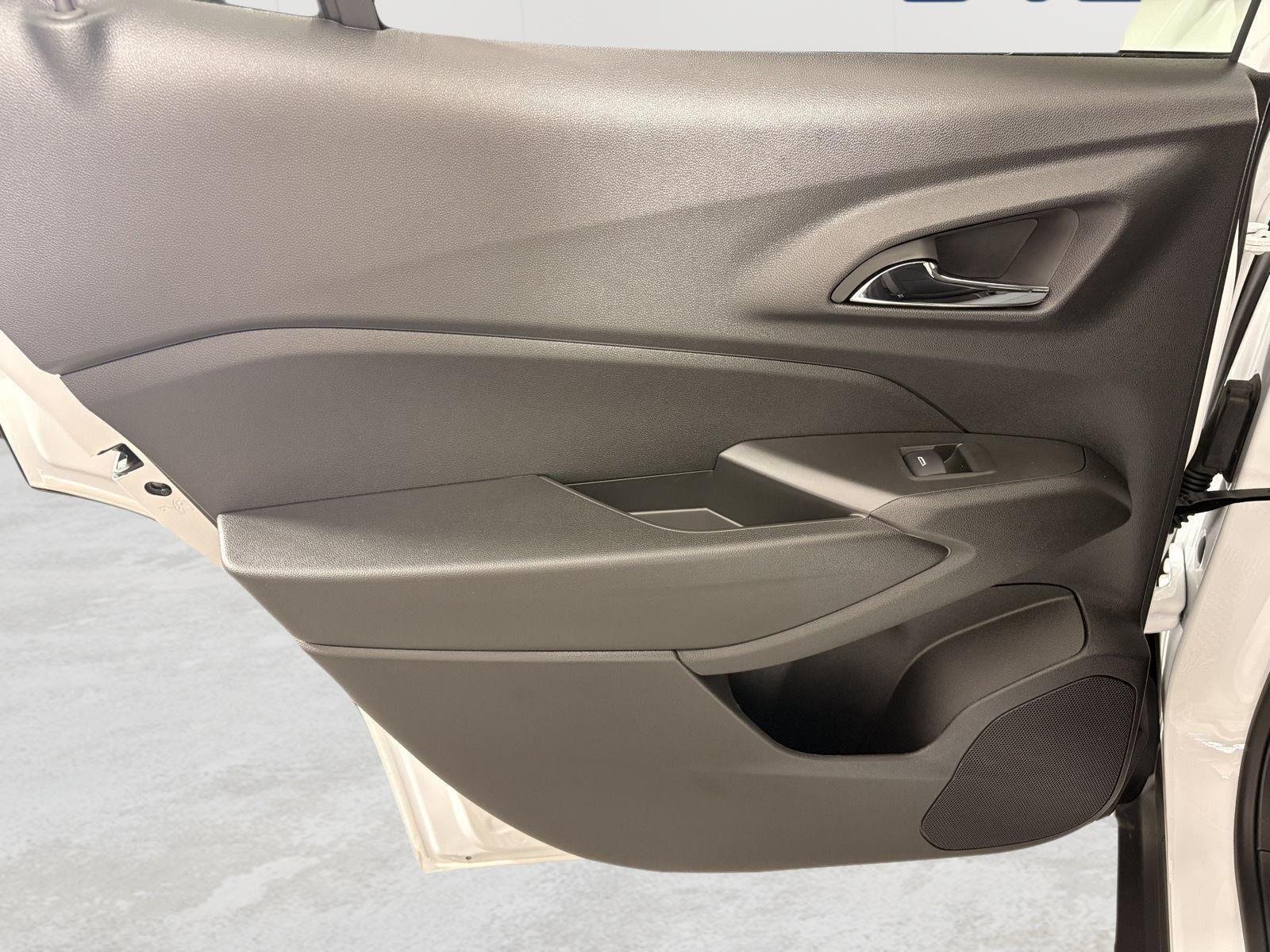2026 Chevrolet Trax LT - Photo 17