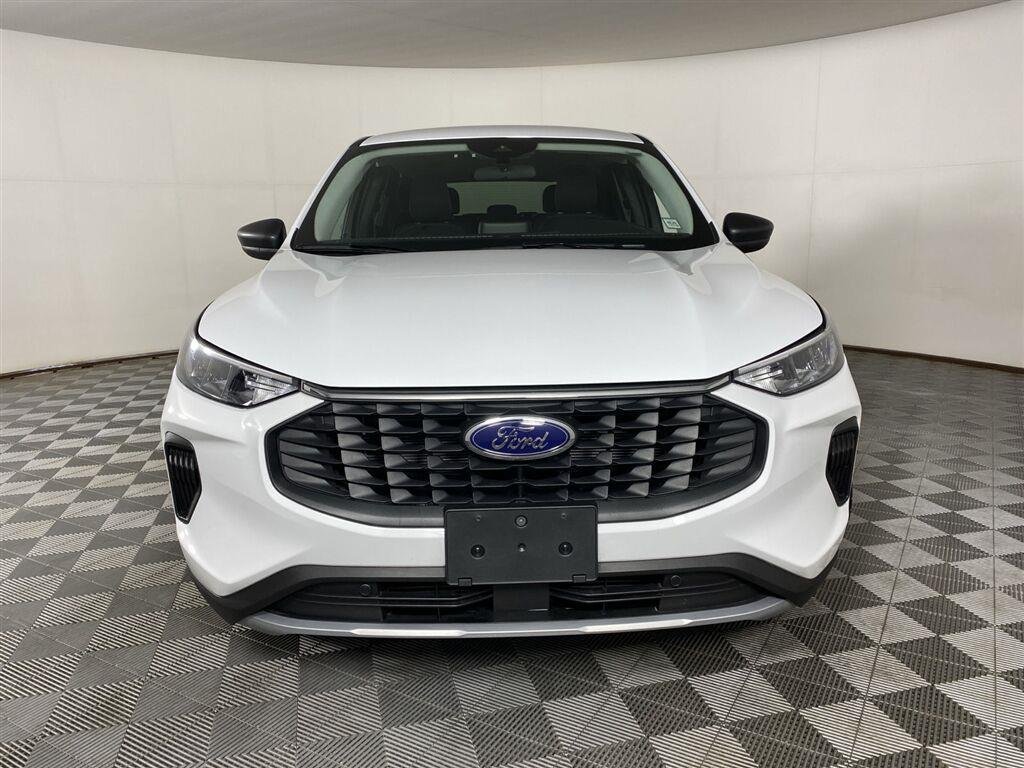 Used 2025 Oxford White Ford Active image 5