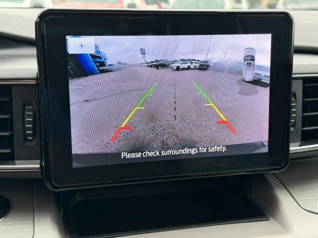 Used 2023 Black Ford XLT image 26