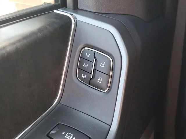 New 2026 Oxford White Ford F-250® Lariat® image 19