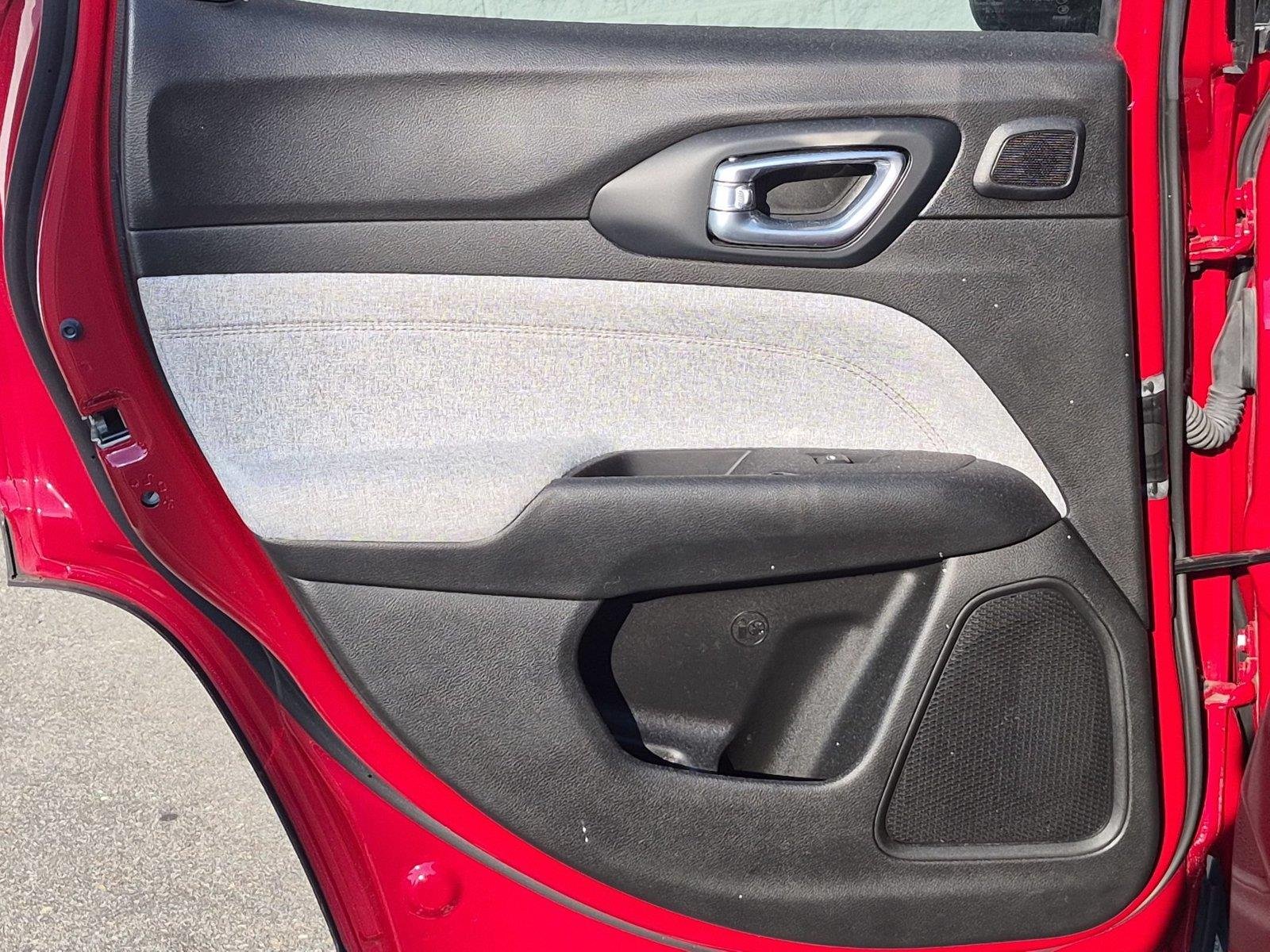 Used 2023 Redline Pearlcoat Jeep Latitude Lux image 30