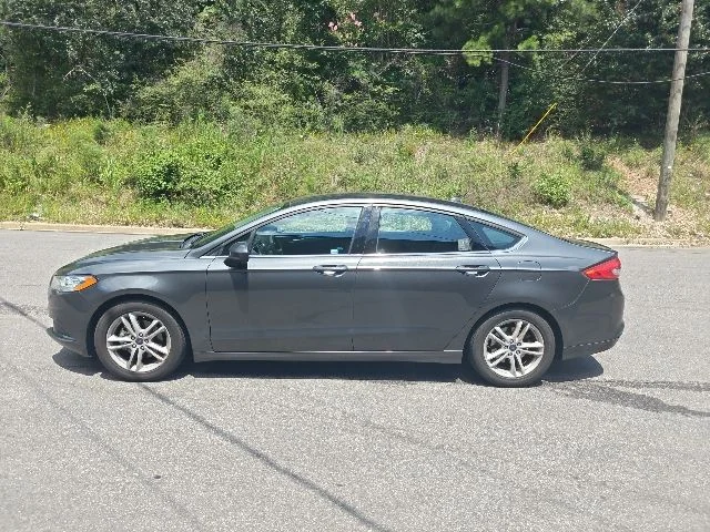 Used 2018 Magnetic Ford SE image 5