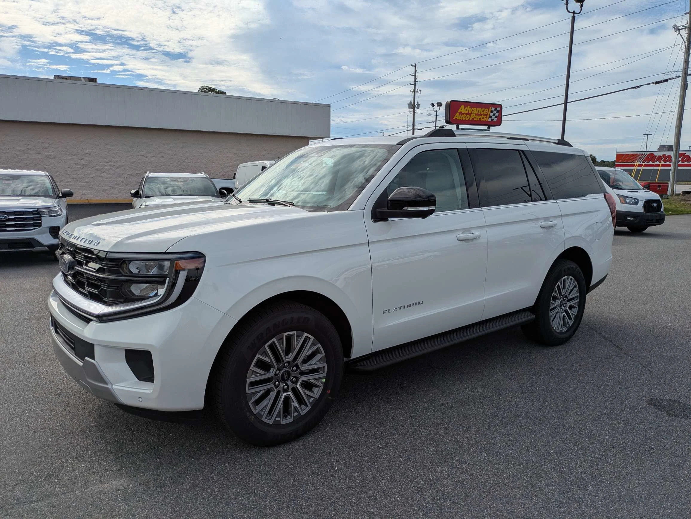 New 2026 Star White Metallic Tri-Coat Ford Platinum® image 8