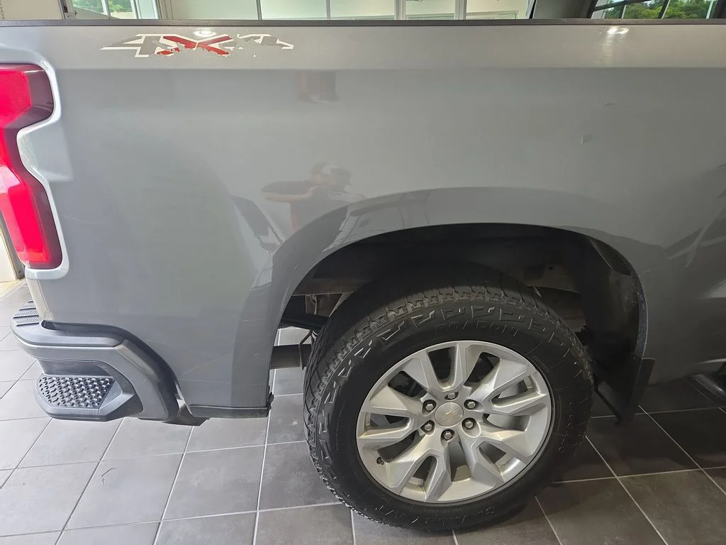 Used 2021 Gray Chevrolet Custom image 9