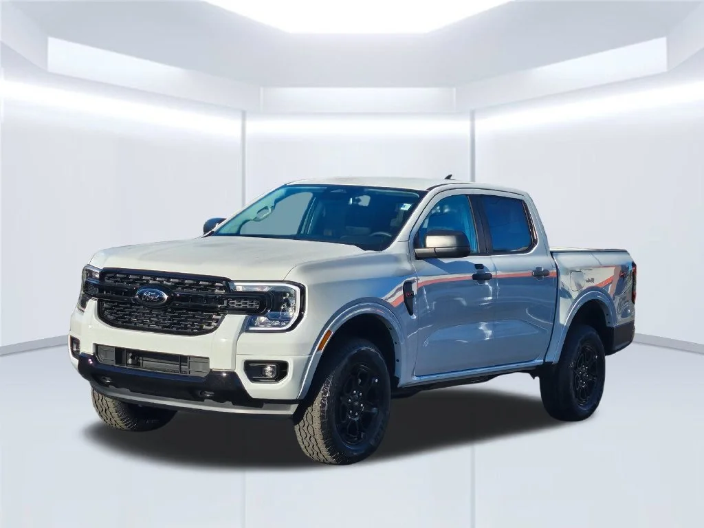 New 2026 White Ford XLT image 2