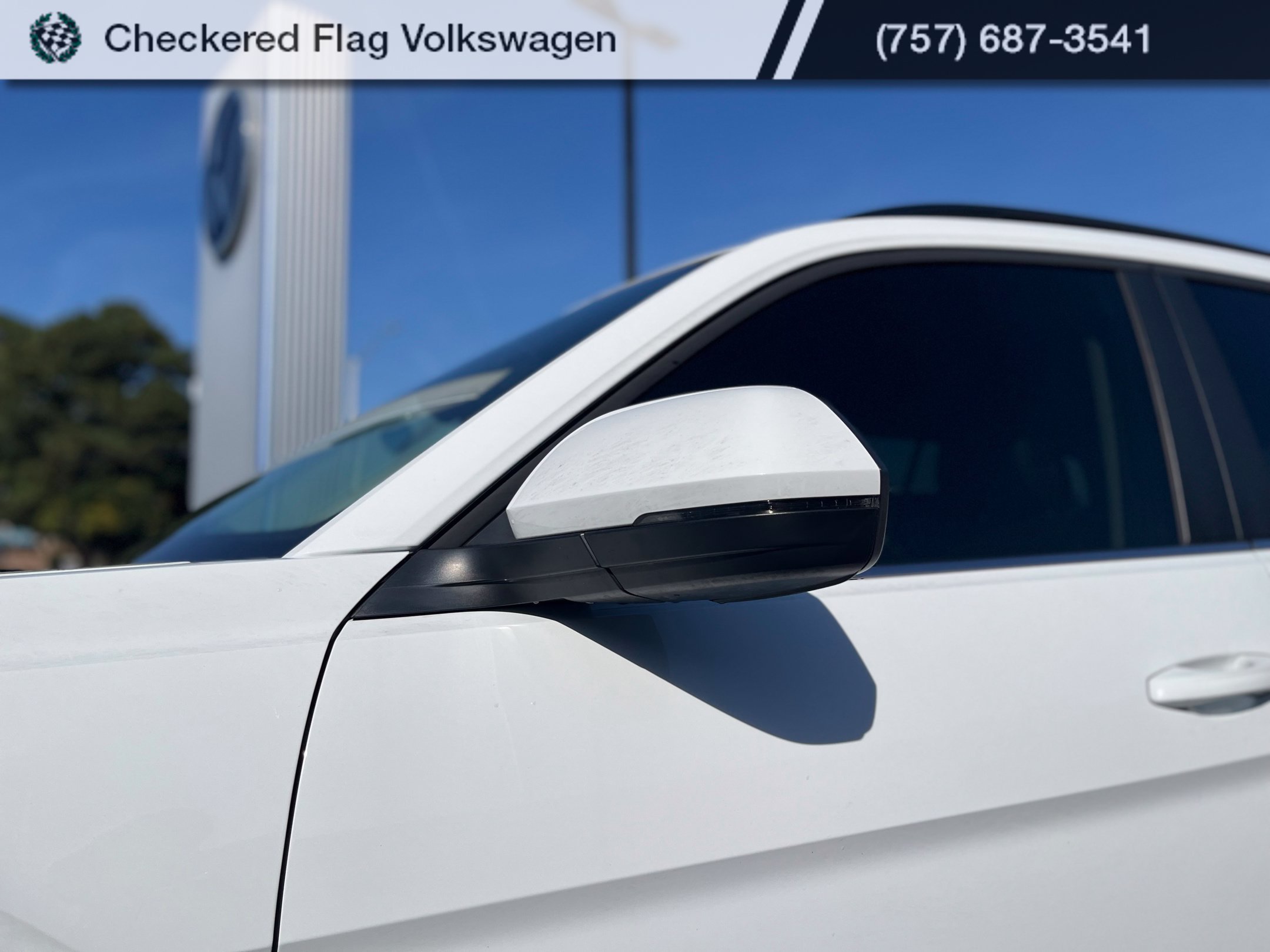Used 2023 Pure White Volkswagen 2.0T SE image 2