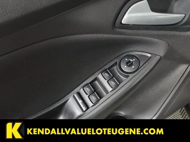 Used 2015  Ford SE image 21
