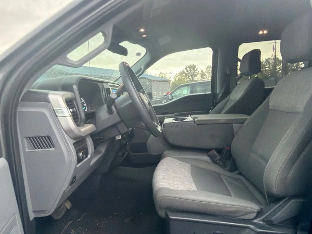 Used 2025 Gray Ford XLT image 10