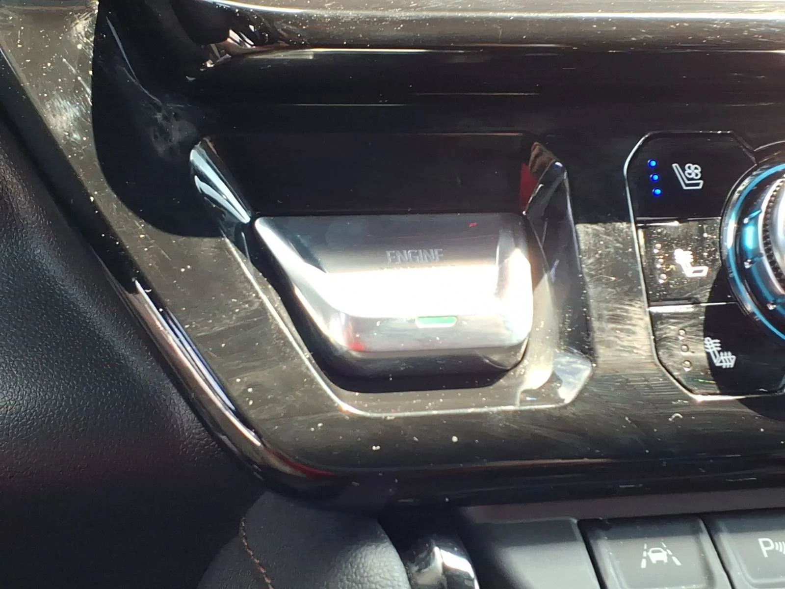 Used 2026 Summit White GMC AT4 image 15