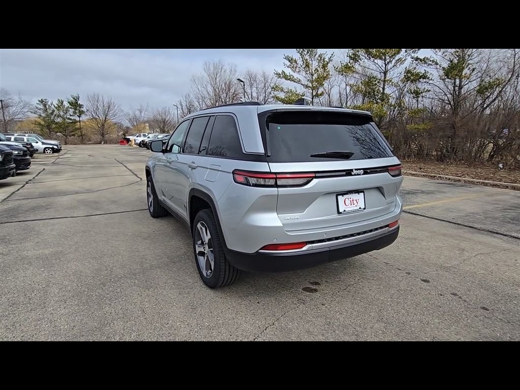 New 2026 Silver Zynith Jeep Limited image 8