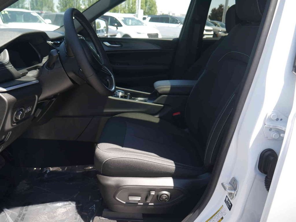 New 2026 Bright White Clearcoat Jeep Laredo X image 22