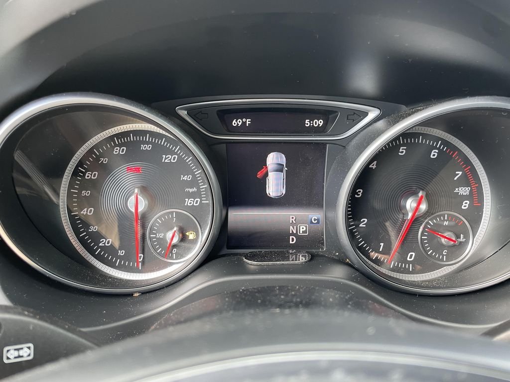 Used 2018 Gray Mercedes-Benz GLA 250 image 22