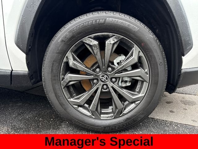 Used 2025 Beige Toyota XLE Premium image 13