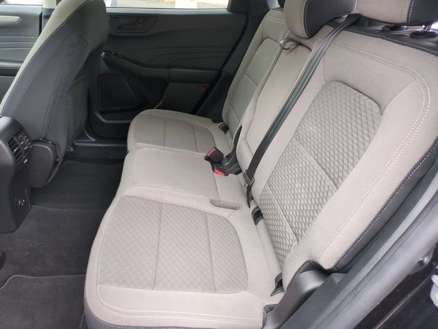 Used 2022 Black Ford SE image 27