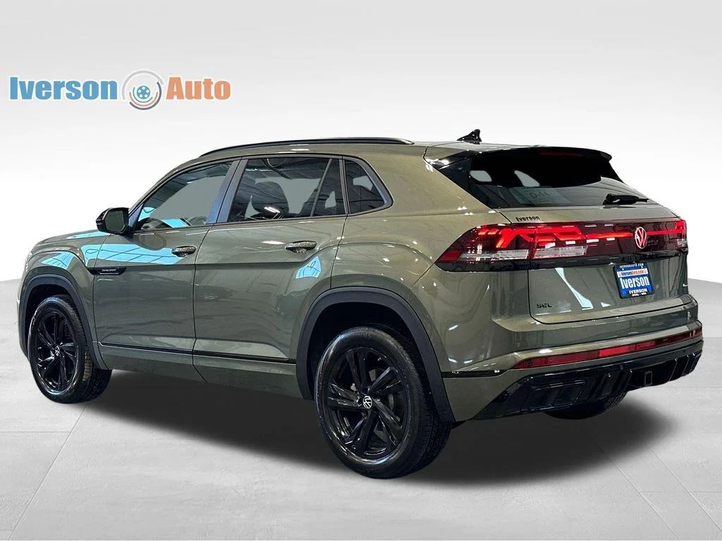 Used 2025 Avocado Green Pearl Volkswagen 2.0T SEL R-Line Black image 5