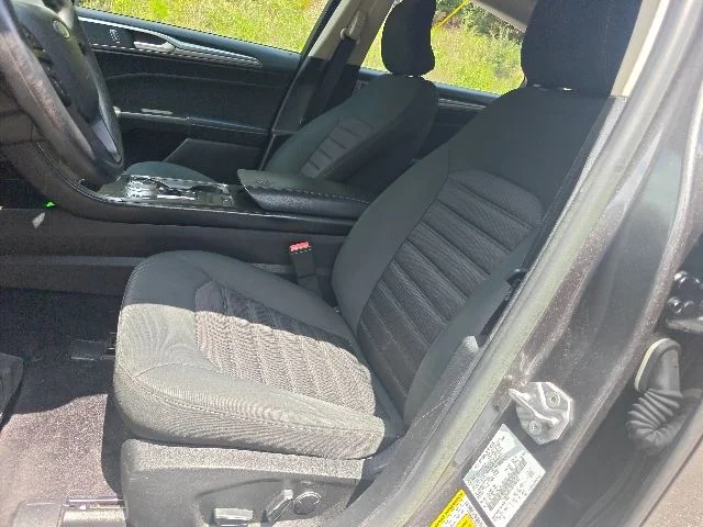 Used 2018 Magnetic Ford SE image 8
