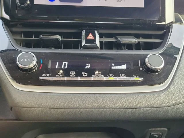 2023 Toyota Corolla LE - Photo 28