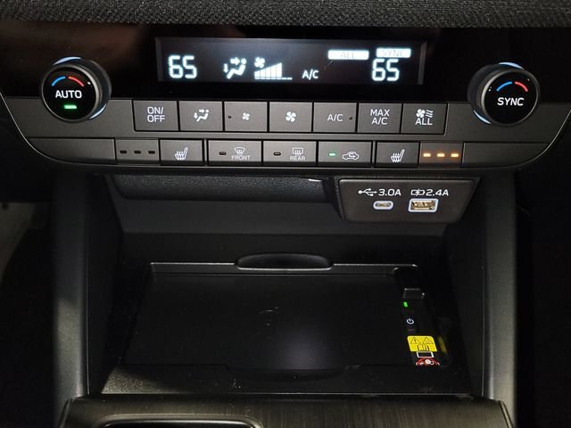 New 2026 CRYSTAL WHITE PEARL Subaru Premium image 31