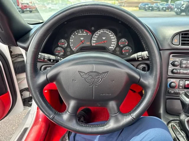 Used 2004 Arctic White Chevrolet  image 18