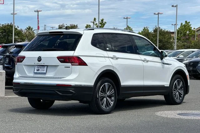 Used 2024  Volkswagen 2.0T Wolfsburg Edition image 4