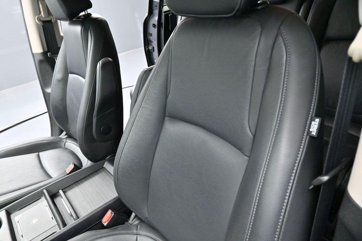 Used 2025  Honda EX-L image 17