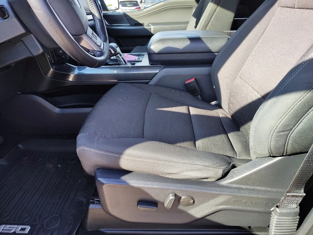 Used 2022 Atlas Blue Metallic Ford XLT image 10