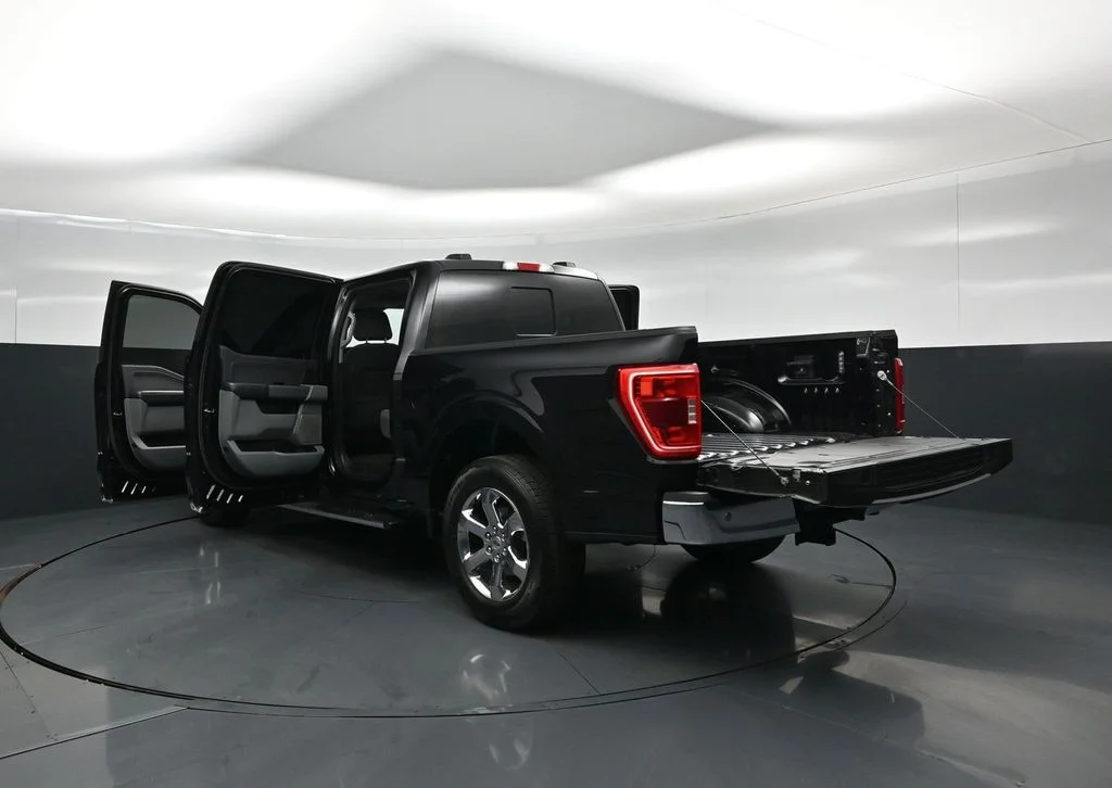 Used 2023 Black Ford XLT image 32