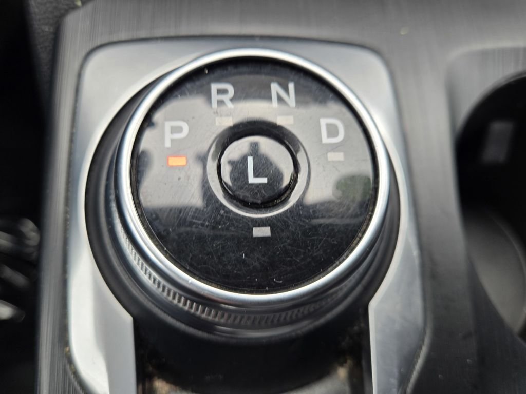Used 2023 Agate Black Metallic Ford ST-Line image 17