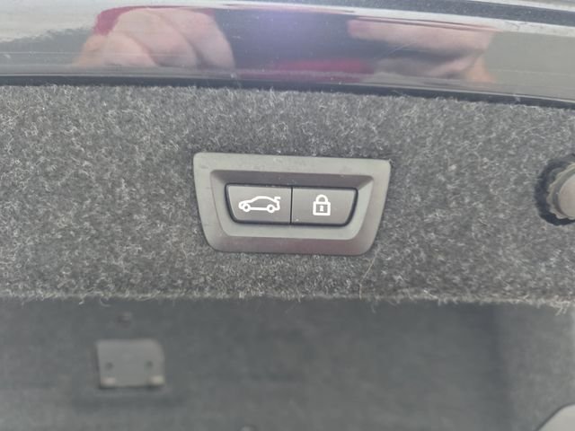 Used 2019 Carbon Black Metallic BMW M550i xDrive image 34