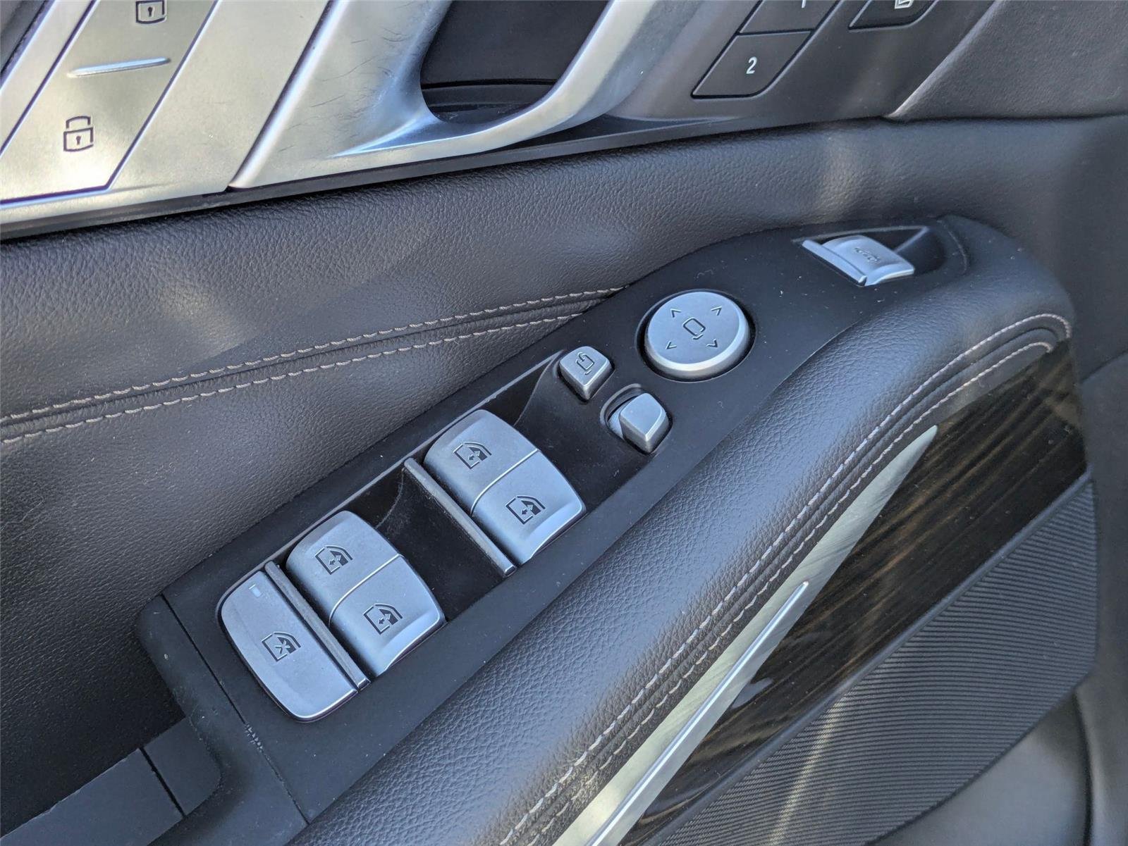 Used 2019 Phytonic Blue Metallic BMW xDrive40i image 13