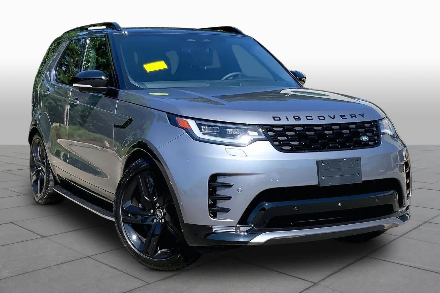 Used 2025 Eiger Grey Metallic Land Rover Dynamic SE image 3