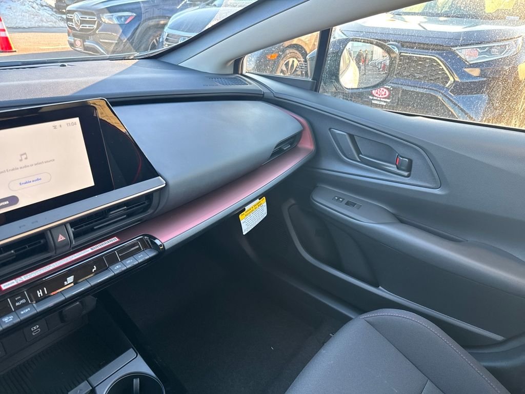 2026 Toyota Prius Plug-in Hybrid SE - Photo 12