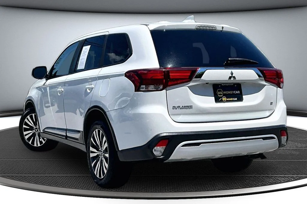 Certified Used 2020  Mitsubishi SE image 4