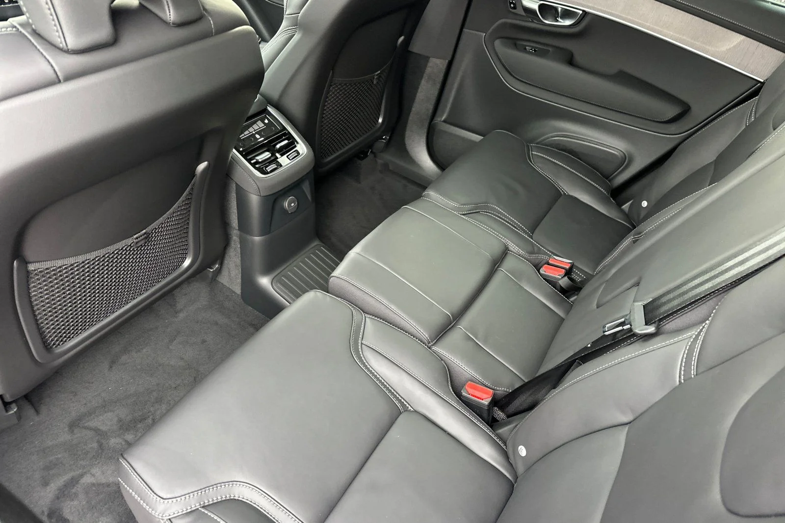 New 2026 Aurora Silver Volvo Ultra image 11
