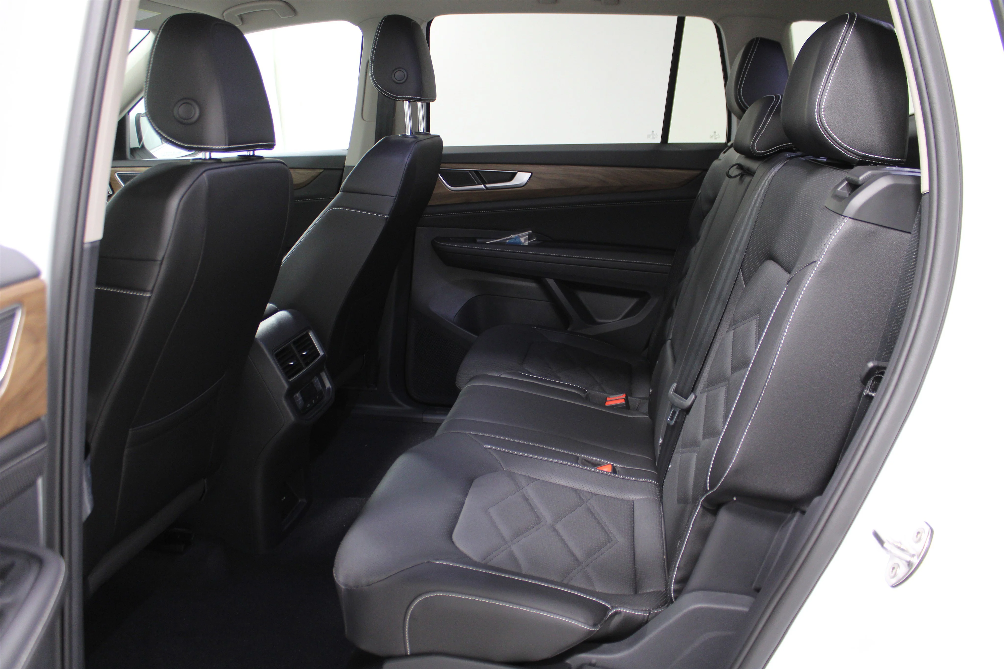 2026 Volkswagen Atlas SE - Photo 19