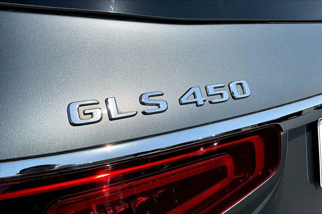 Used 2023 Mojave Silver Metallic Mercedes-Benz GLS 450 image 26