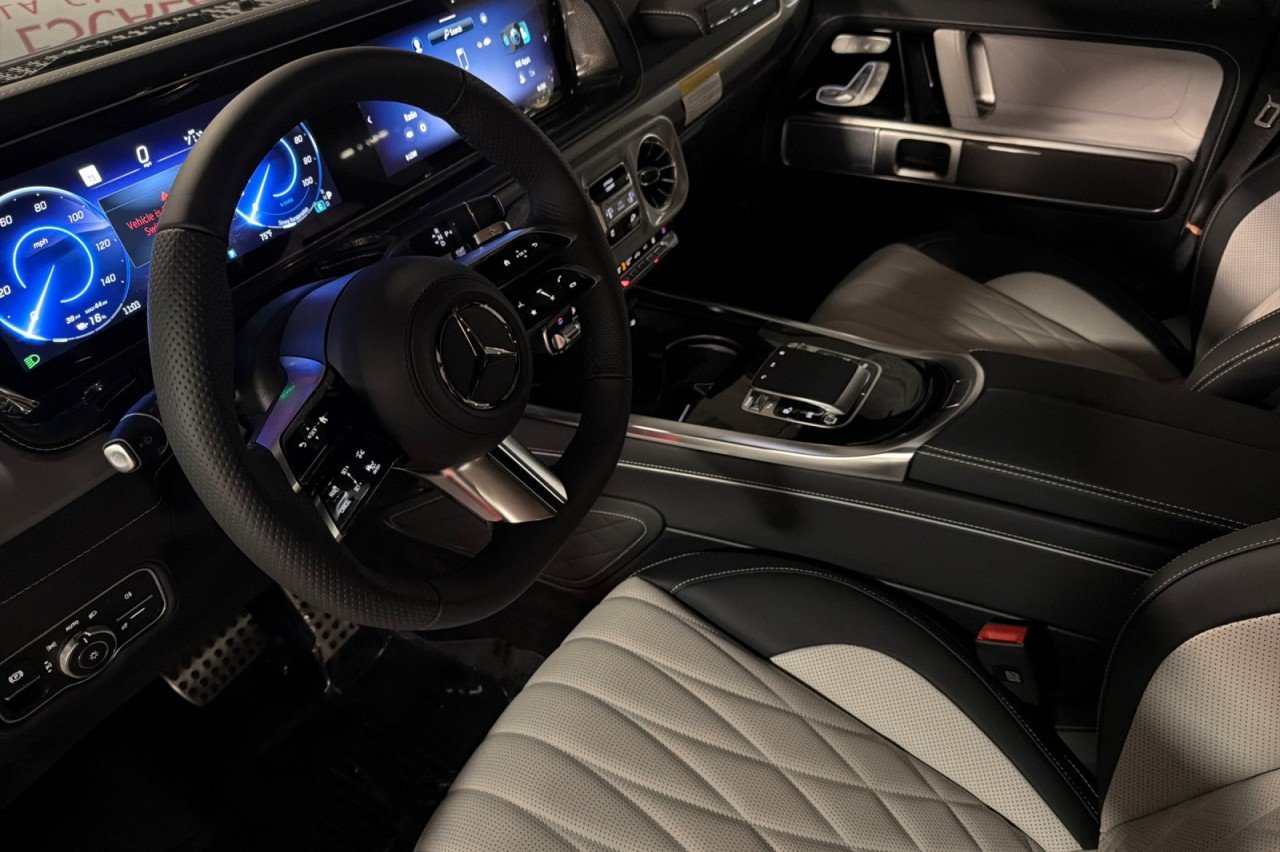 New 2027 MANUFAKTUR China Blue Mercedes-Benz G 580e SUV image 9