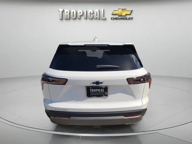 New 2027 Summit White Chevrolet LT image 4