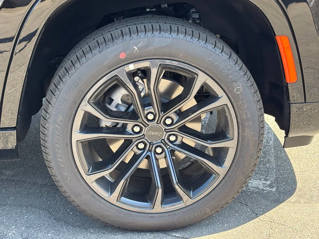 New 2026 Black Jeep Summit Obsidian image 28